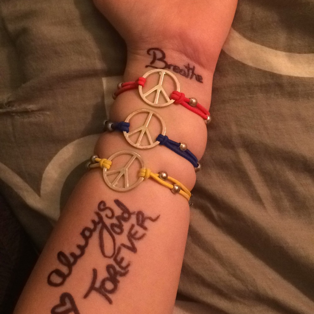 *FREE GIFT W/ PURCHASE* 3 piece Peace bracelets